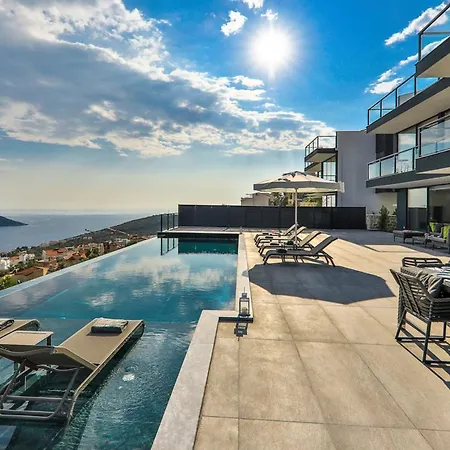 Sleeps 8 With Pool Air Con And Wifi