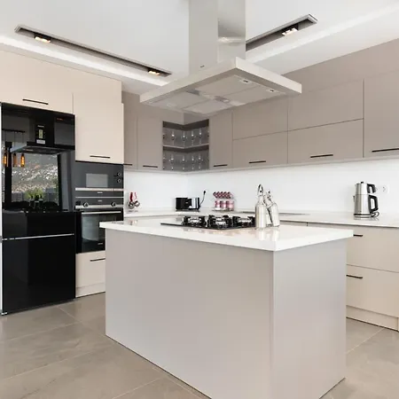 Villa Sleeps 8 With Pool Air Con And Wifi Kalkan
