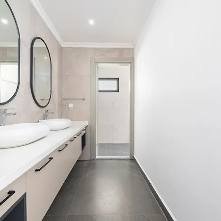 Sleeps 8 With Pool Air Con And Wifi Villa *
