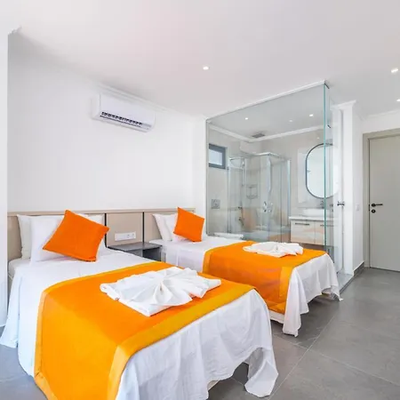 Sleeps 8 With Pool Air Con And Wifi Καλκάν